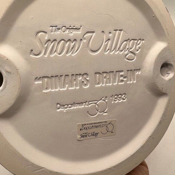 Department 56 Dinah’s Drive-in 5447-0 - Picture 10 of 13